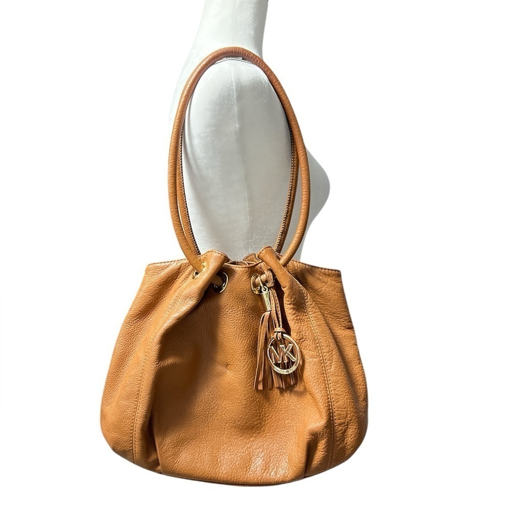MICHAEL KORS Soft Pebbled Leather Ring Handle Bag